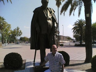 Con statua Segovia